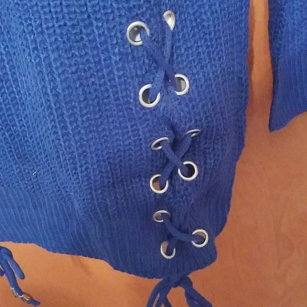 Lace Up Sweater - Picture 5 of 7